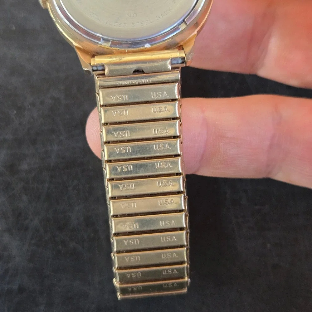 Vintage Caravelle Transistorized Mens Watch Gold Tone Stretch Band Parts Repair